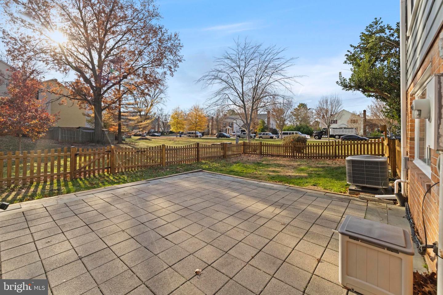 359 LINDEN CT, HERNDON, Virginia 20170, 3 Bedrooms Bedrooms, 11 Rooms Rooms,2 BathroomsBathrooms,Residential,For sale,359 LINDEN CT,VAFX2280022 MLS # VAFX2280022