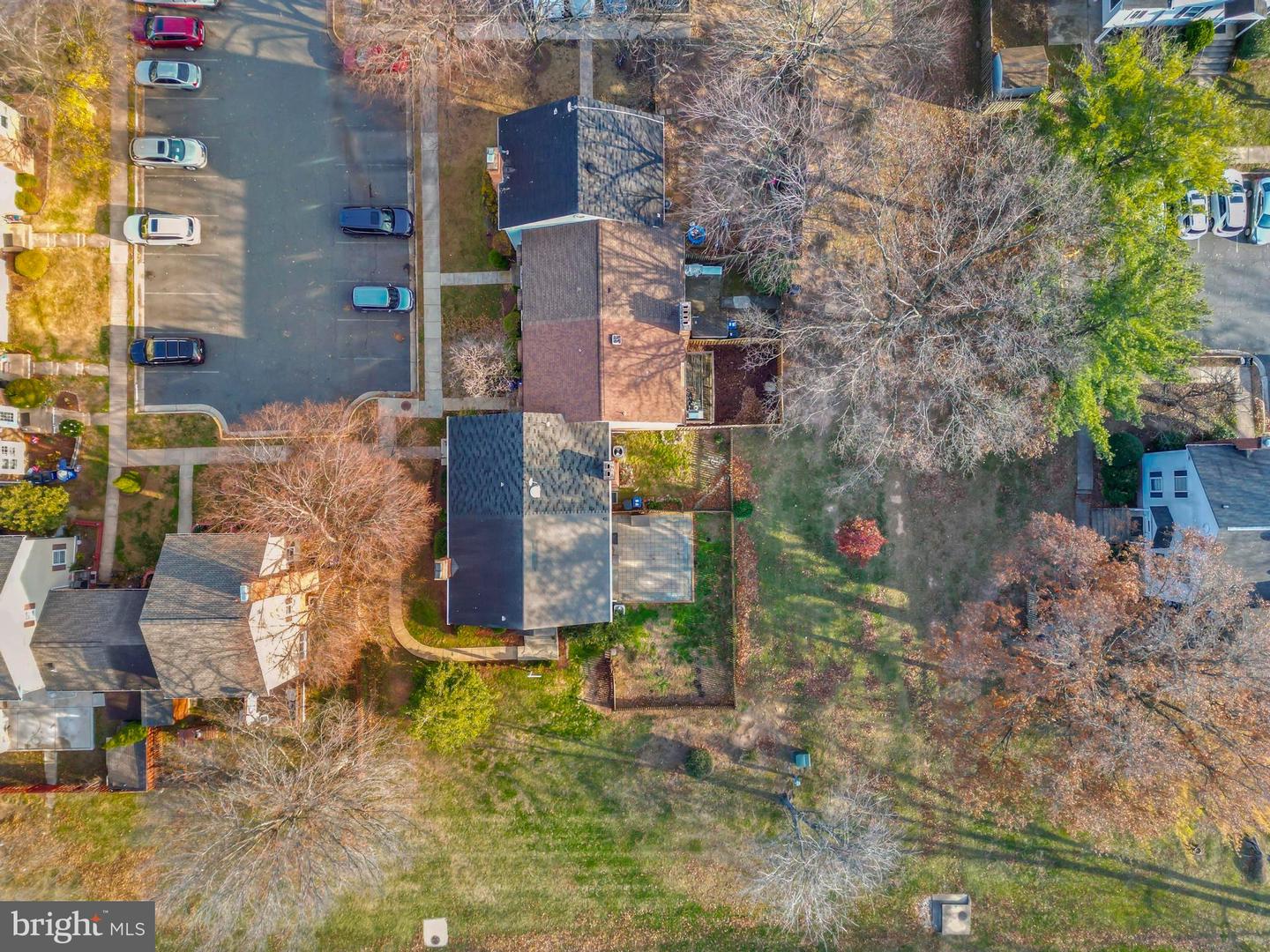 359 LINDEN CT, HERNDON, Virginia 20170, 3 Bedrooms Bedrooms, 11 Rooms Rooms,2 BathroomsBathrooms,Residential,For sale,359 LINDEN CT,VAFX2280022 MLS # VAFX2280022