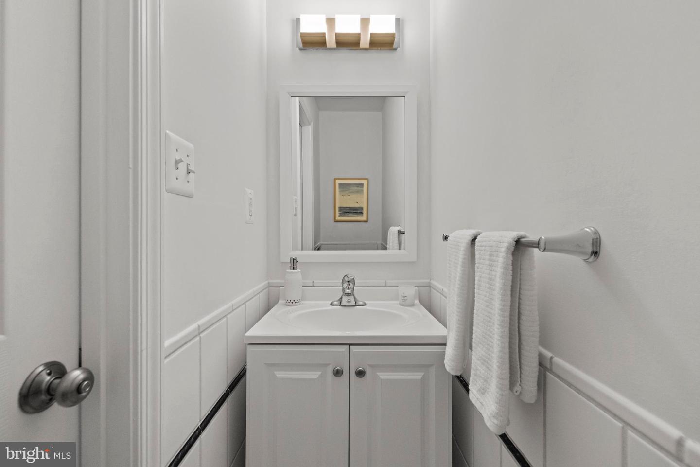 359 LINDEN CT, HERNDON, Virginia 20170, 3 Bedrooms Bedrooms, 11 Rooms Rooms,2 BathroomsBathrooms,Residential,For sale,359 LINDEN CT,VAFX2280022 MLS # VAFX2280022