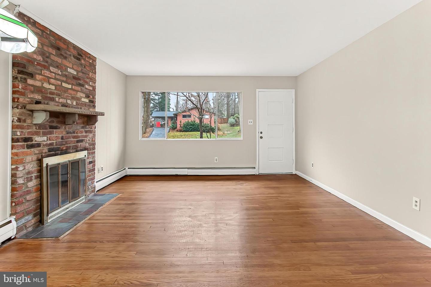 10118 SPRING LAKE TER, FAIRFAX, Virginia 22030, 5 Bedrooms Bedrooms, ,3 BathroomsBathrooms,Residential,For sale,10118 SPRING LAKE TER,VAFC2007504 MLS # VAFC2007504