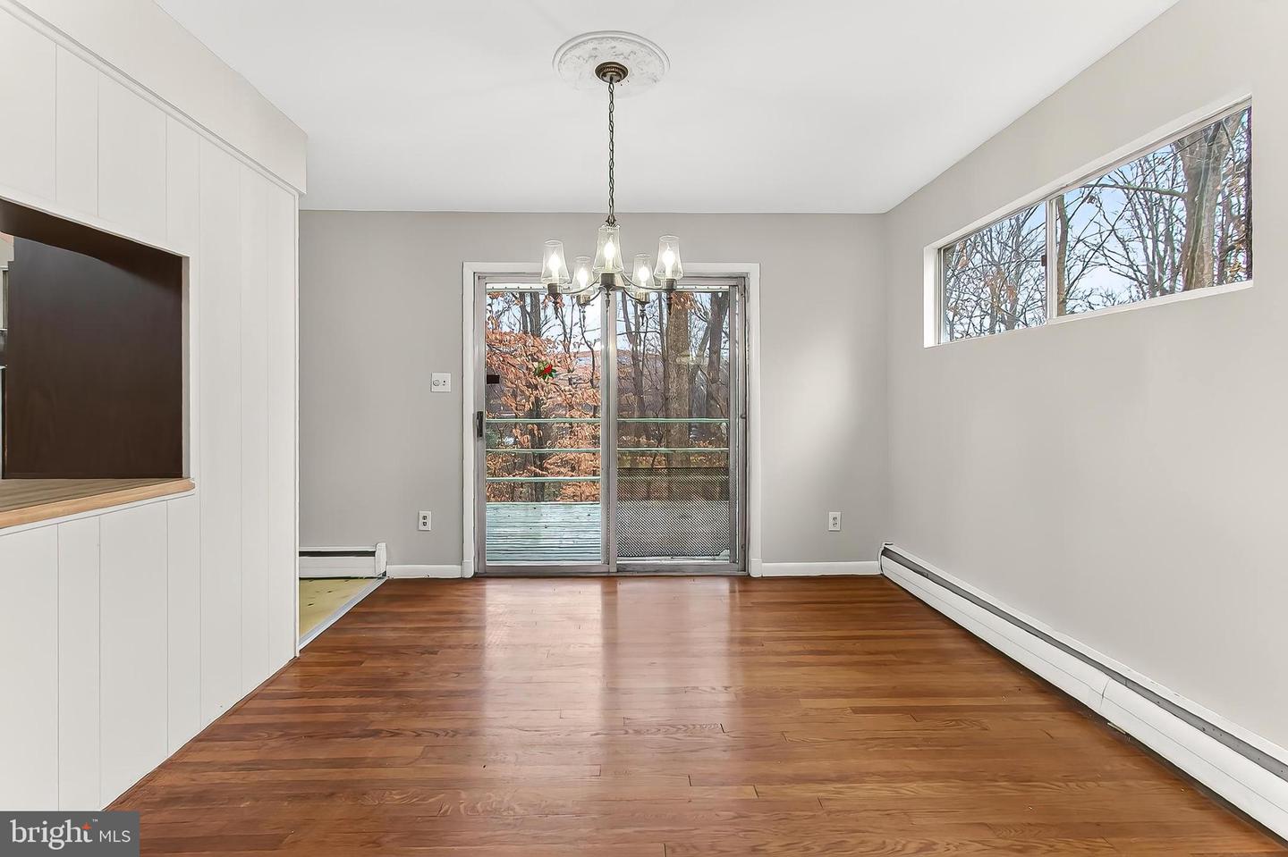 10118 SPRING LAKE TER, FAIRFAX, Virginia 22030, 5 Bedrooms Bedrooms, ,3 BathroomsBathrooms,Residential,For sale,10118 SPRING LAKE TER,VAFC2007504 MLS # VAFC2007504