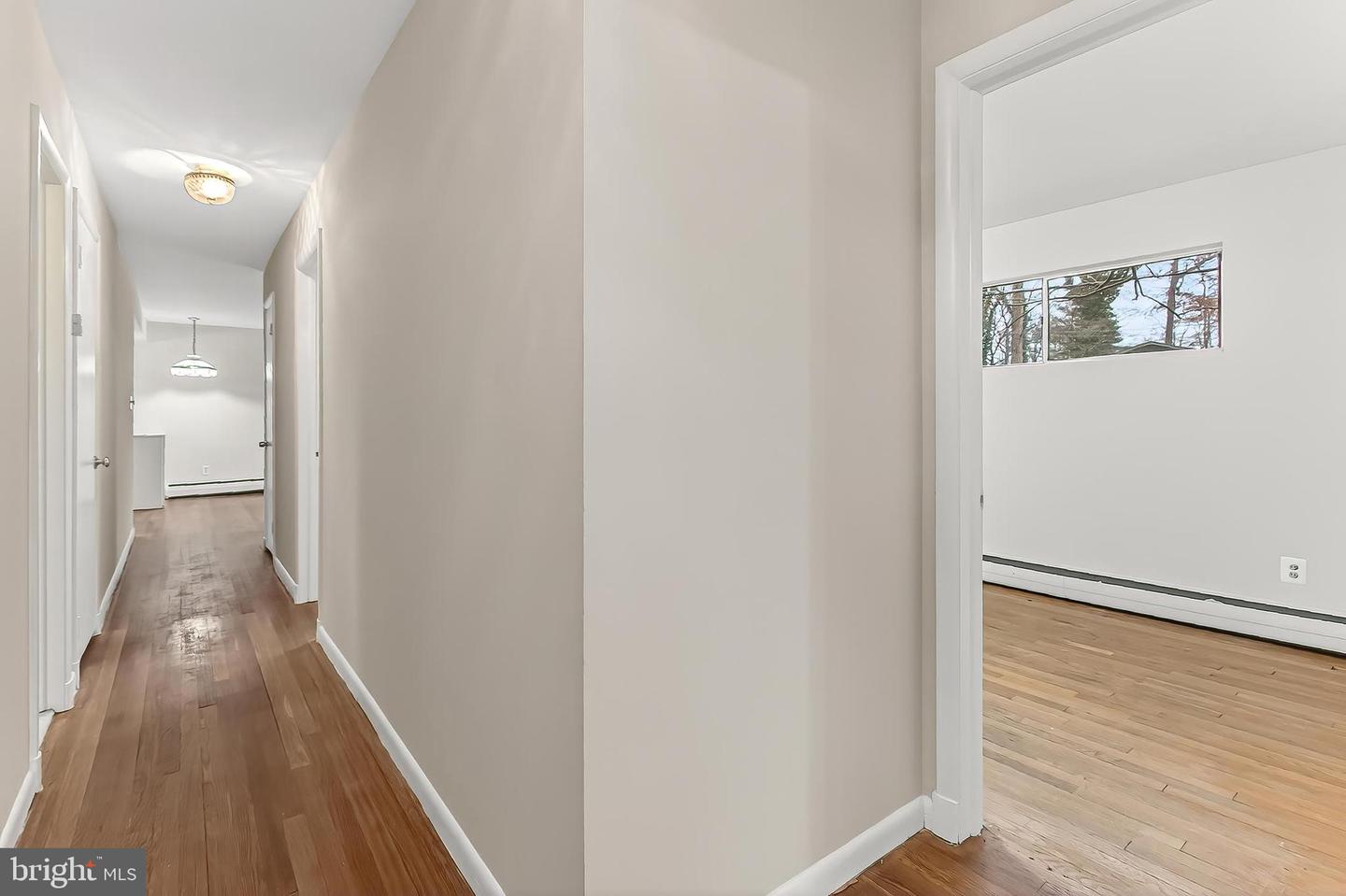 10118 SPRING LAKE TER, FAIRFAX, Virginia 22030, 5 Bedrooms Bedrooms, ,3 BathroomsBathrooms,Residential,For sale,10118 SPRING LAKE TER,VAFC2007504 MLS # VAFC2007504