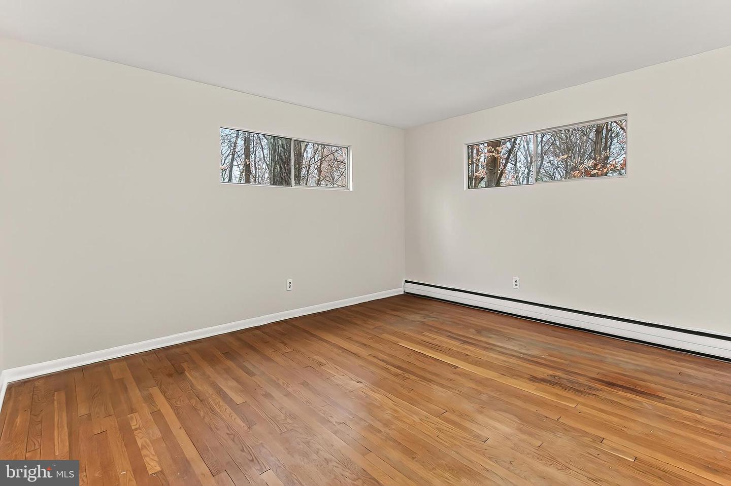 10118 SPRING LAKE TER, FAIRFAX, Virginia 22030, 5 Bedrooms Bedrooms, ,3 BathroomsBathrooms,Residential,For sale,10118 SPRING LAKE TER,VAFC2007504 MLS # VAFC2007504