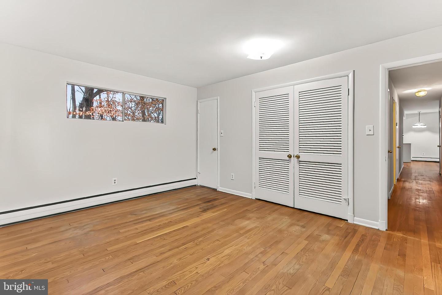 10118 SPRING LAKE TER, FAIRFAX, Virginia 22030, 5 Bedrooms Bedrooms, ,3 BathroomsBathrooms,Residential,For sale,10118 SPRING LAKE TER,VAFC2007504 MLS # VAFC2007504