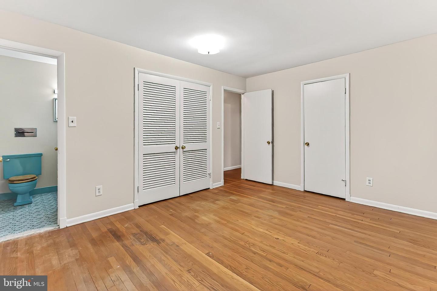 10118 SPRING LAKE TER, FAIRFAX, Virginia 22030, 5 Bedrooms Bedrooms, ,3 BathroomsBathrooms,Residential,For sale,10118 SPRING LAKE TER,VAFC2007504 MLS # VAFC2007504