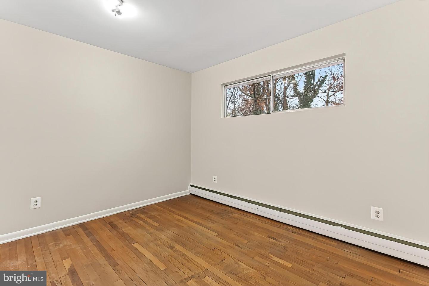 10118 SPRING LAKE TER, FAIRFAX, Virginia 22030, 5 Bedrooms Bedrooms, ,3 BathroomsBathrooms,Residential,For sale,10118 SPRING LAKE TER,VAFC2007504 MLS # VAFC2007504