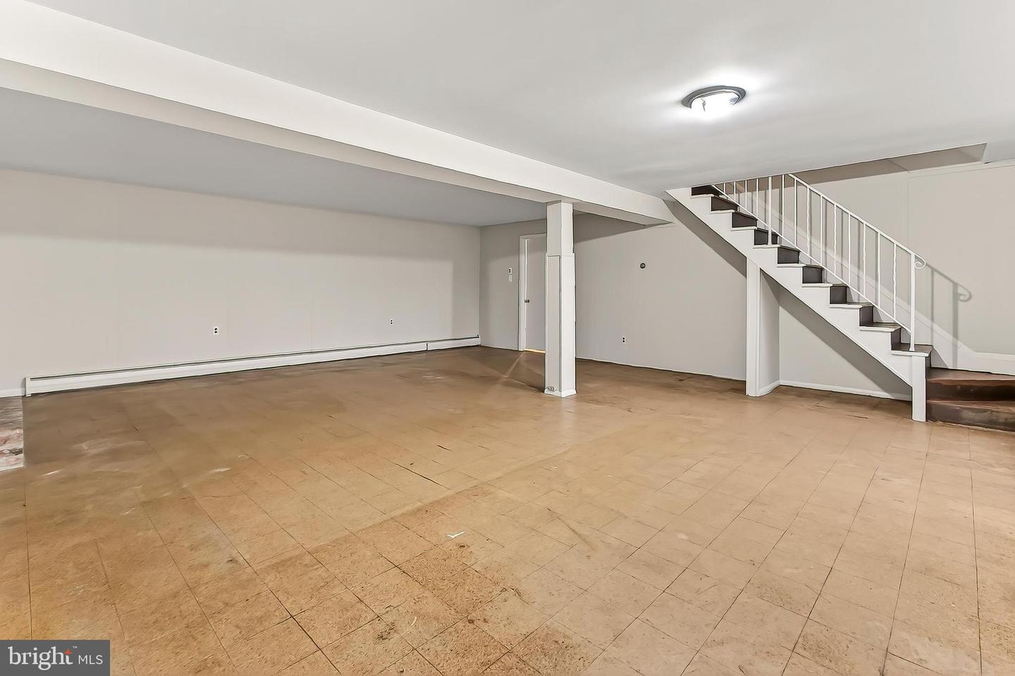 10118 SPRING LAKE TER, FAIRFAX, Virginia 22030, 5 Bedrooms Bedrooms, ,3 BathroomsBathrooms,Residential,For sale,10118 SPRING LAKE TER,VAFC2007504 MLS # VAFC2007504