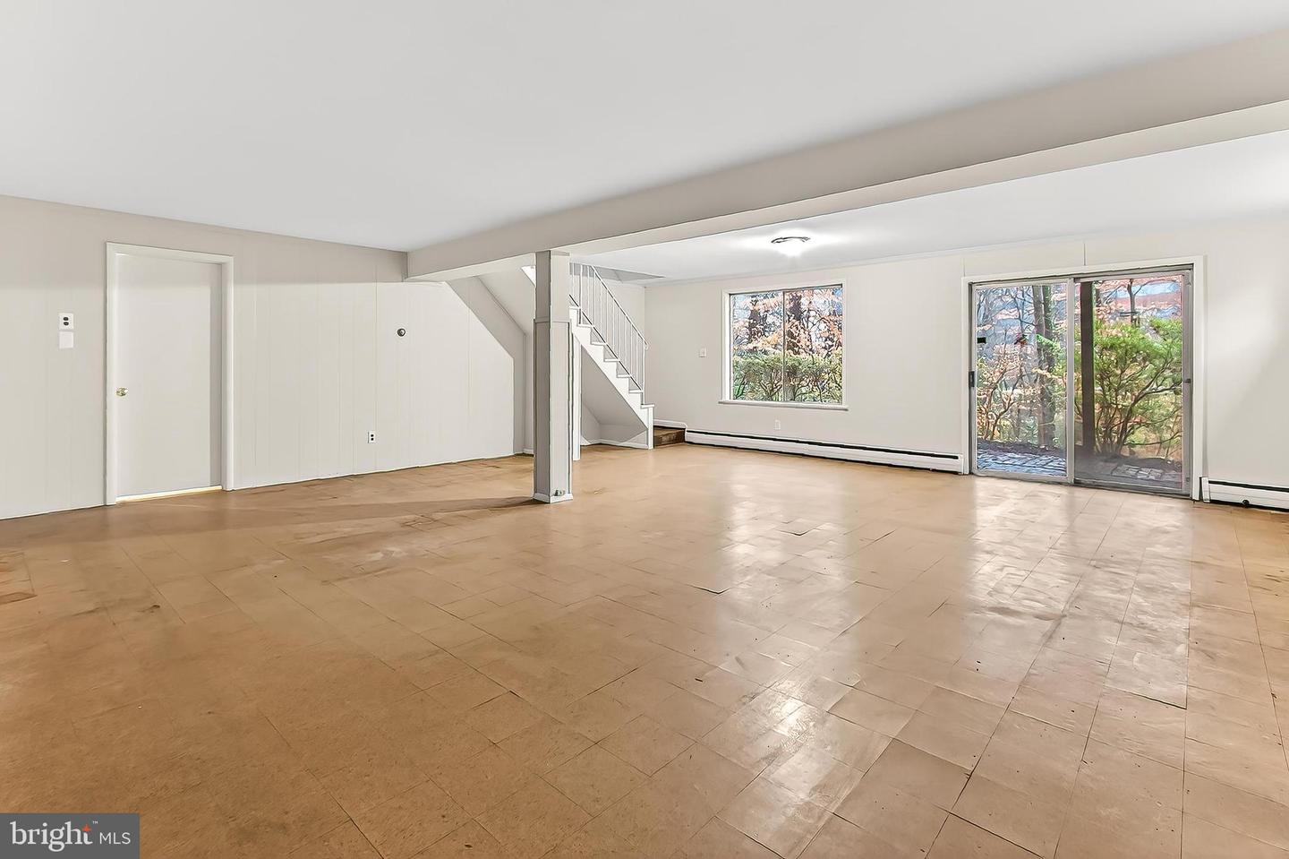 10118 SPRING LAKE TER, FAIRFAX, Virginia 22030, 5 Bedrooms Bedrooms, ,3 BathroomsBathrooms,Residential,For sale,10118 SPRING LAKE TER,VAFC2007504 MLS # VAFC2007504