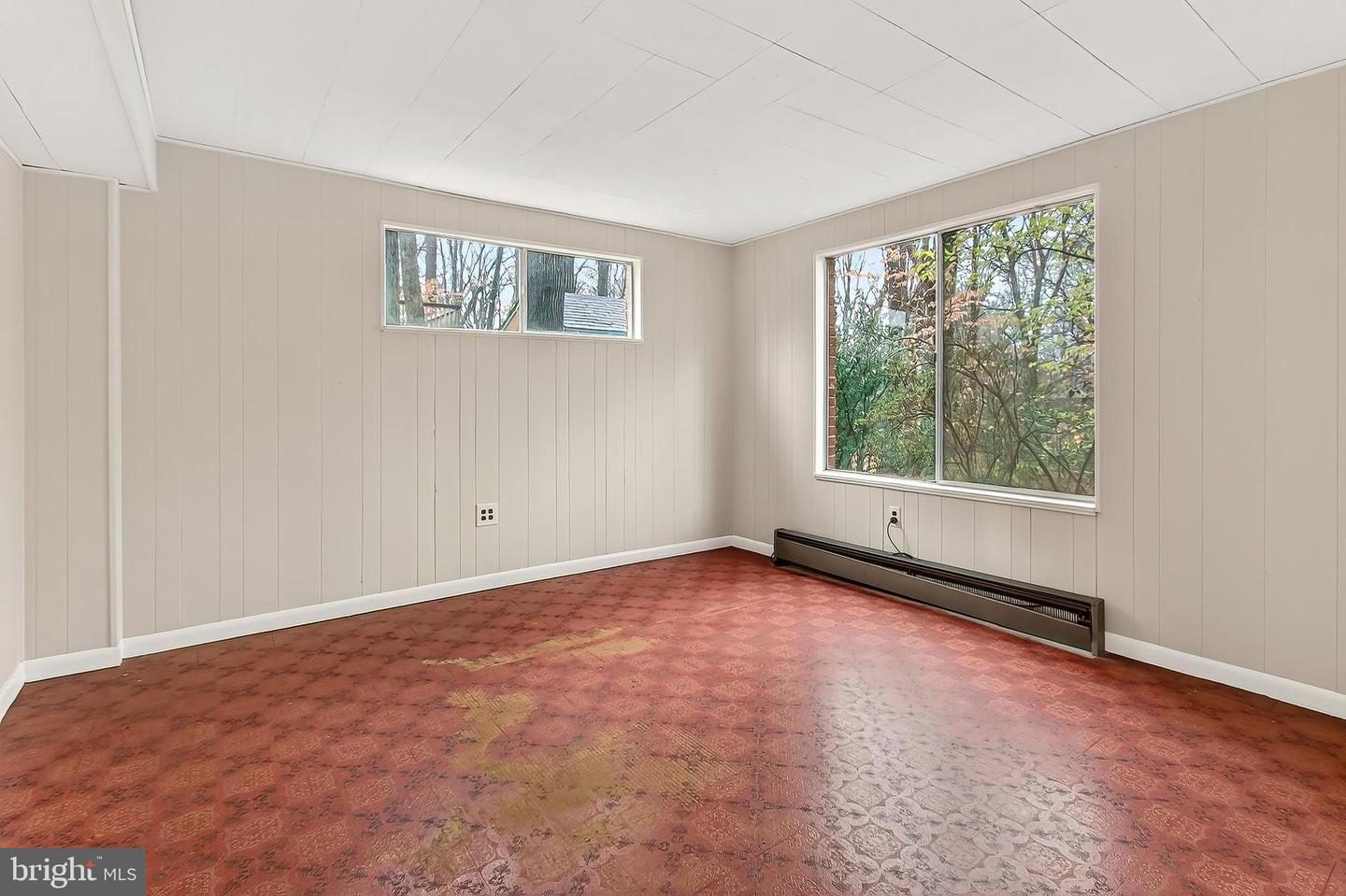 10118 SPRING LAKE TER, FAIRFAX, Virginia 22030, 5 Bedrooms Bedrooms, ,3 BathroomsBathrooms,Residential,For sale,10118 SPRING LAKE TER,VAFC2007504 MLS # VAFC2007504