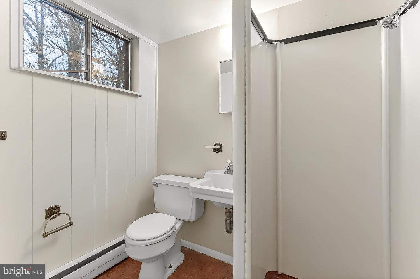 10118 SPRING LAKE TER, FAIRFAX, Virginia 22030, 5 Bedrooms Bedrooms, ,3 BathroomsBathrooms,Residential,For sale,10118 SPRING LAKE TER,VAFC2007504 MLS # VAFC2007504