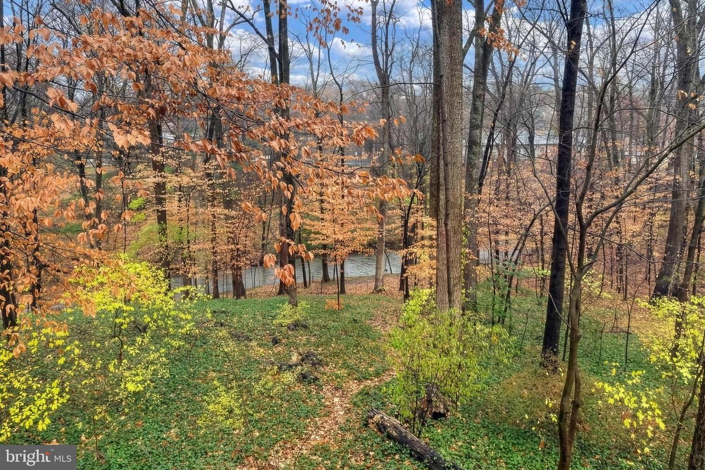 10118 SPRING LAKE TER, FAIRFAX, Virginia 22030, 5 Bedrooms Bedrooms, ,3 BathroomsBathrooms,Residential,For sale,10118 SPRING LAKE TER,VAFC2007504 MLS # VAFC2007504