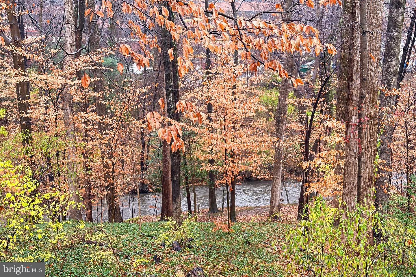 10118 SPRING LAKE TER, FAIRFAX, Virginia 22030, 5 Bedrooms Bedrooms, ,3 BathroomsBathrooms,Residential,For sale,10118 SPRING LAKE TER,VAFC2007504 MLS # VAFC2007504