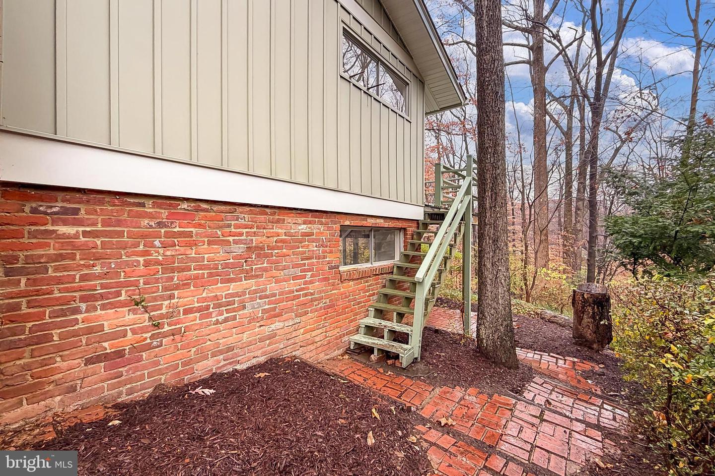 10118 SPRING LAKE TER, FAIRFAX, Virginia 22030, 5 Bedrooms Bedrooms, ,3 BathroomsBathrooms,Residential,For sale,10118 SPRING LAKE TER,VAFC2007504 MLS # VAFC2007504