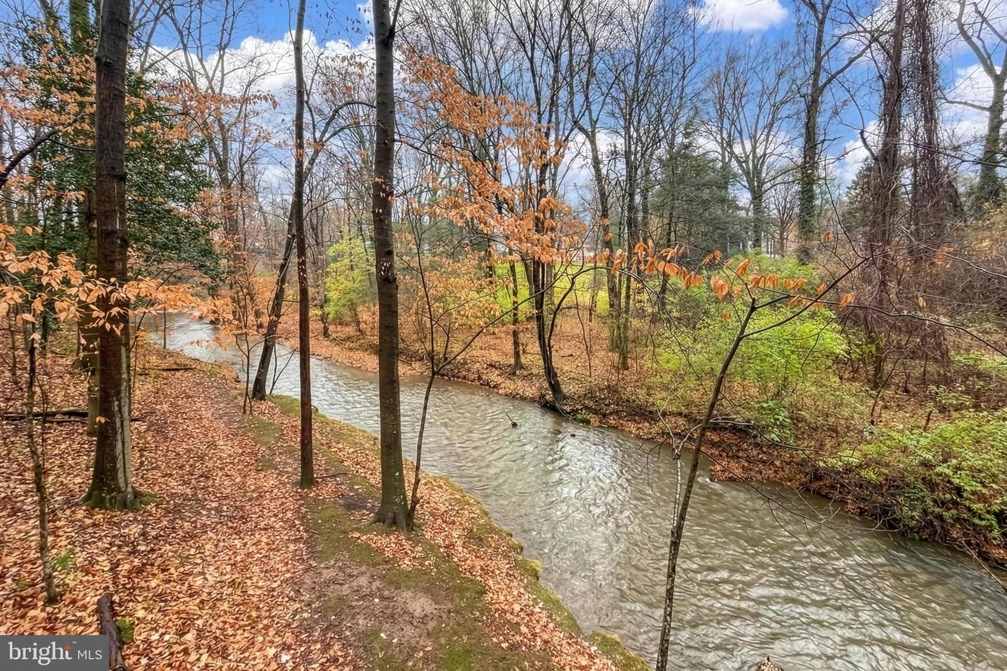 10118 SPRING LAKE TER, FAIRFAX, Virginia 22030, 5 Bedrooms Bedrooms, ,3 BathroomsBathrooms,Residential,For sale,10118 SPRING LAKE TER,VAFC2007504 MLS # VAFC2007504