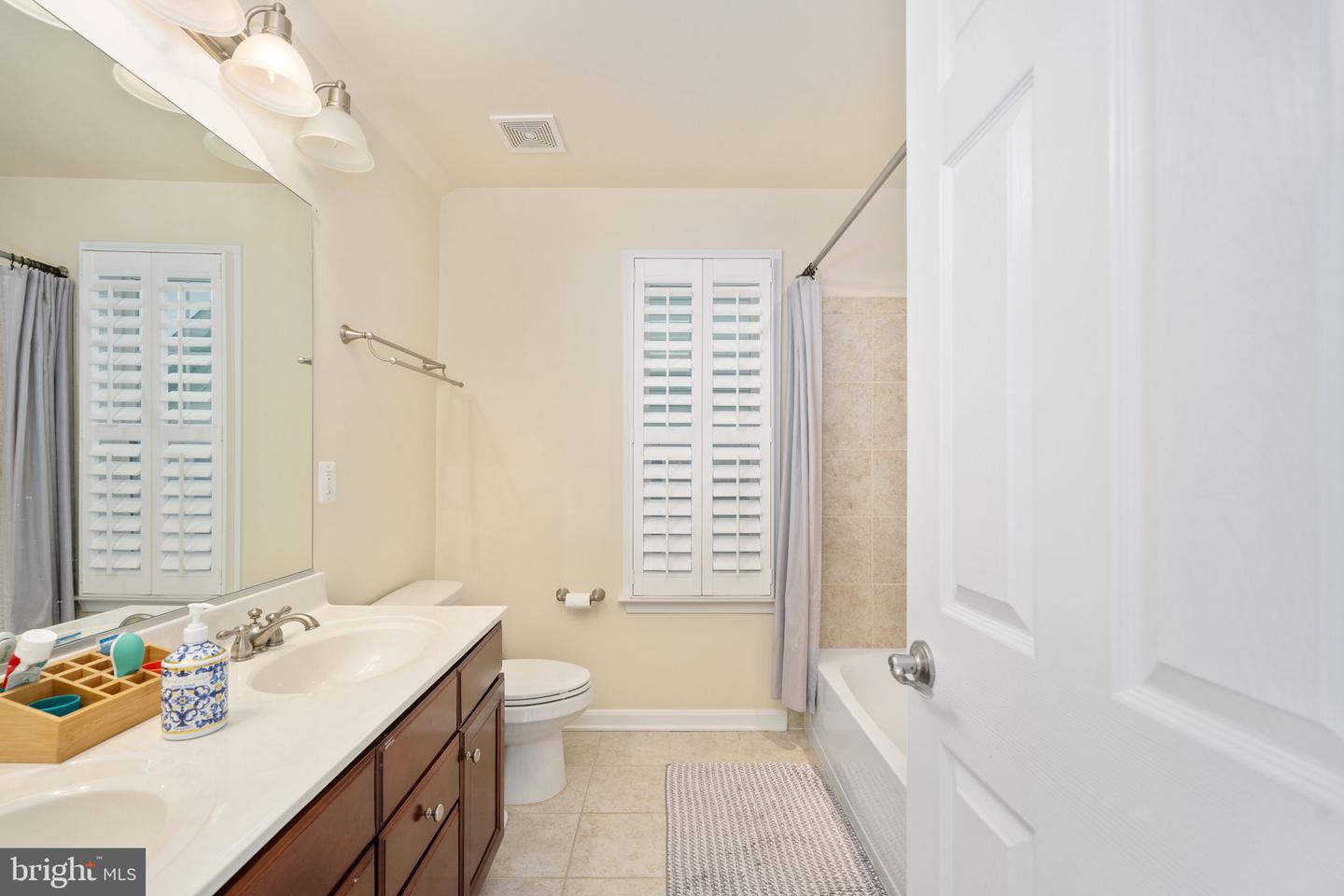 6044 MASONDALE RD, ALEXANDRIA, Virginia 22315, 4 Bedrooms Bedrooms, 14 Rooms Rooms,3 BathroomsBathrooms,Residential,For sale,6044 MASONDALE RD,VAFX2280120 MLS # VAFX2280120 6044 MASONDALE RD, ALEXANDRIA, Virginia 22315, 4 Bedrooms Bedrooms, 14 Rooms Rooms,3 BathroomsBathrooms,Residential,For sale,6044 MASONDALE RD,VAFX2280120 MLS # VAFX2280120