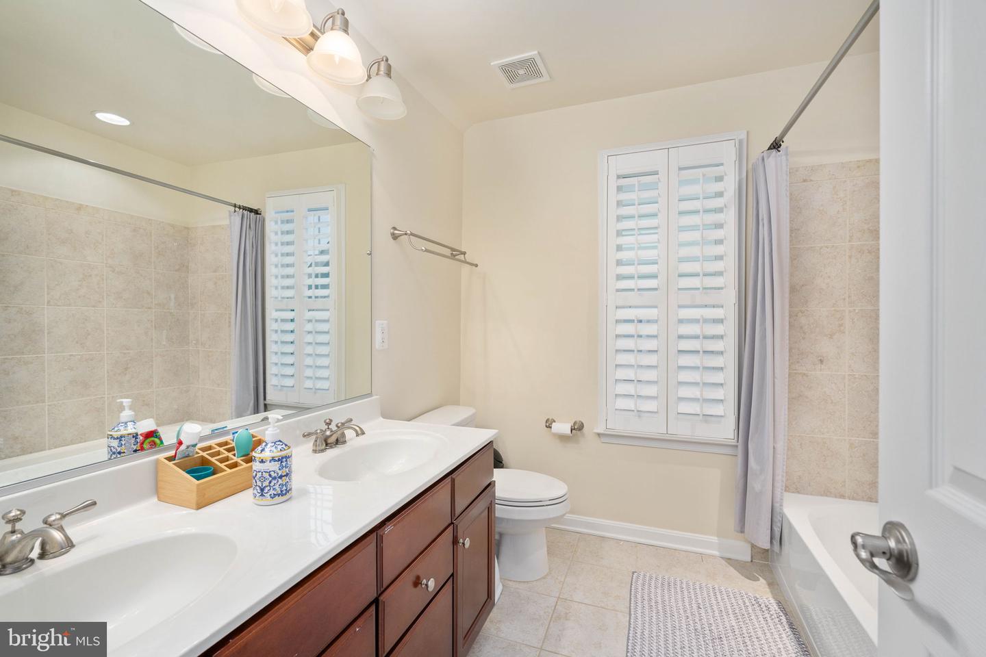 6044 MASONDALE RD, ALEXANDRIA, Virginia 22315, 4 Bedrooms Bedrooms, 14 Rooms Rooms,3 BathroomsBathrooms,Residential,For sale,6044 MASONDALE RD,VAFX2280120 MLS # VAFX2280120 6044 MASONDALE RD, ALEXANDRIA, Virginia 22315, 4 Bedrooms Bedrooms, 14 Rooms Rooms,3 BathroomsBathrooms,Residential,For sale,6044 MASONDALE RD,VAFX2280120 MLS # VAFX2280120