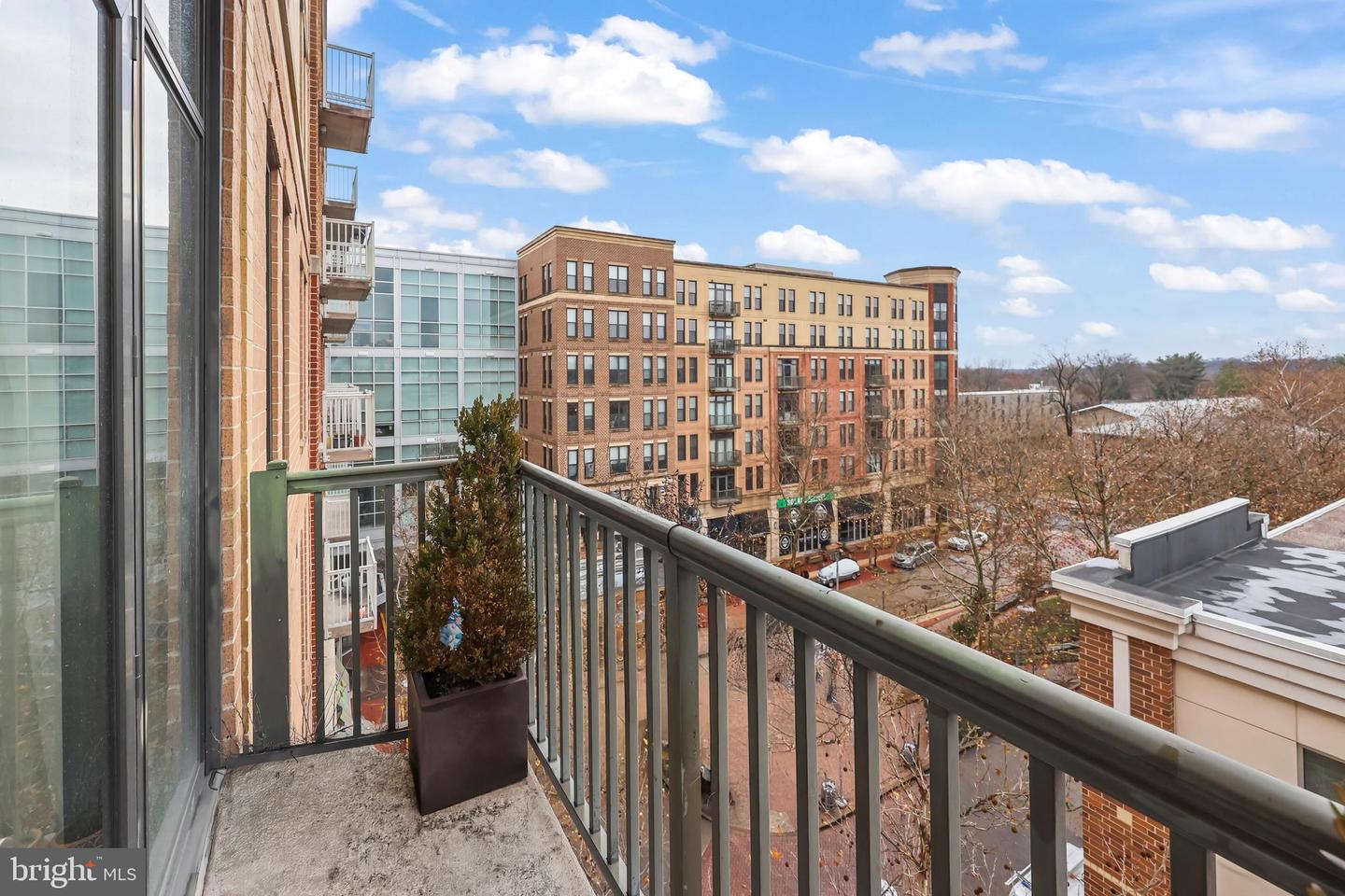 444 W BROAD ST #504, FALLS CHURCH, Virginia 22046, 2 Bedrooms Bedrooms, ,2 BathroomsBathrooms,Residential,For sale,444 W BROAD ST #504,VAFA2003468 MLS # VAFA2003468 444 W BROAD ST #504, FALLS CHURCH, Virginia 22046, 2 Bedrooms Bedrooms, ,2 BathroomsBathrooms,Residential,For sale,444 W BROAD ST #504,VAFA2003468 MLS # VAFA2003468