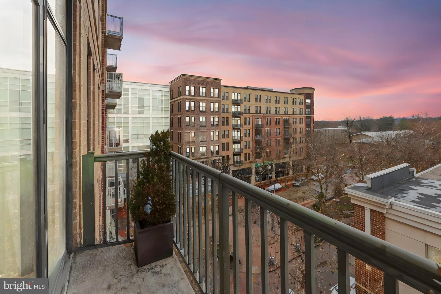444 W BROAD ST #504, FALLS CHURCH, Virginia 22046, 2 Bedrooms Bedrooms, ,2 BathroomsBathrooms,Residential,For sale,444 W BROAD ST #504,VAFA2003468 MLS # VAFA2003468 444 W BROAD ST #504, FALLS CHURCH, Virginia 22046, 2 Bedrooms Bedrooms, ,2 BathroomsBathrooms,Residential,For sale,444 W BROAD ST #504,VAFA2003468 MLS # VAFA2003468
