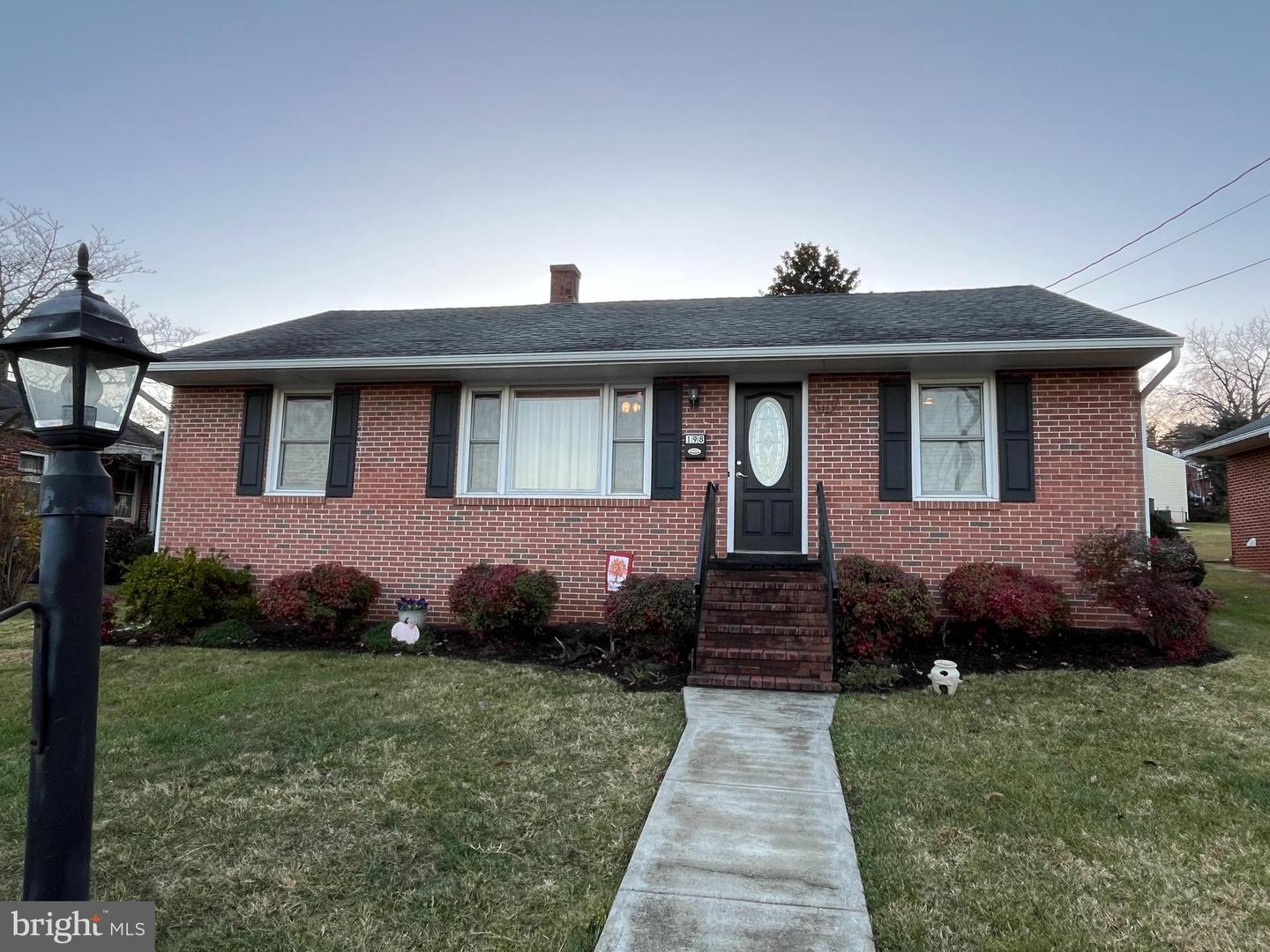 198 BURGESS ST, ORANGE, Virginia 22960, 2 Bedrooms Bedrooms, ,1 BathroomBathrooms,Residential,For sale,198 BURGESS ST,VAOR2012852 MLS # VAOR2012852