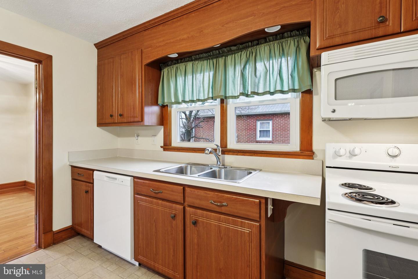 198 BURGESS ST, ORANGE, Virginia 22960, 2 Bedrooms Bedrooms, ,1 BathroomBathrooms,Residential,For sale,198 BURGESS ST,VAOR2012852 MLS # VAOR2012852