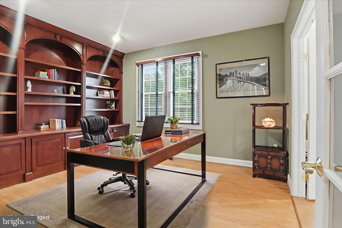 7806 BIRNAM WOOD DR, MCLEAN, Virginia 22102, 5 Bedrooms Bedrooms, ,4 BathroomsBathrooms,Residential,For sale,7806 BIRNAM WOOD DR,VAFX2280358 MLS # VAFX2280358