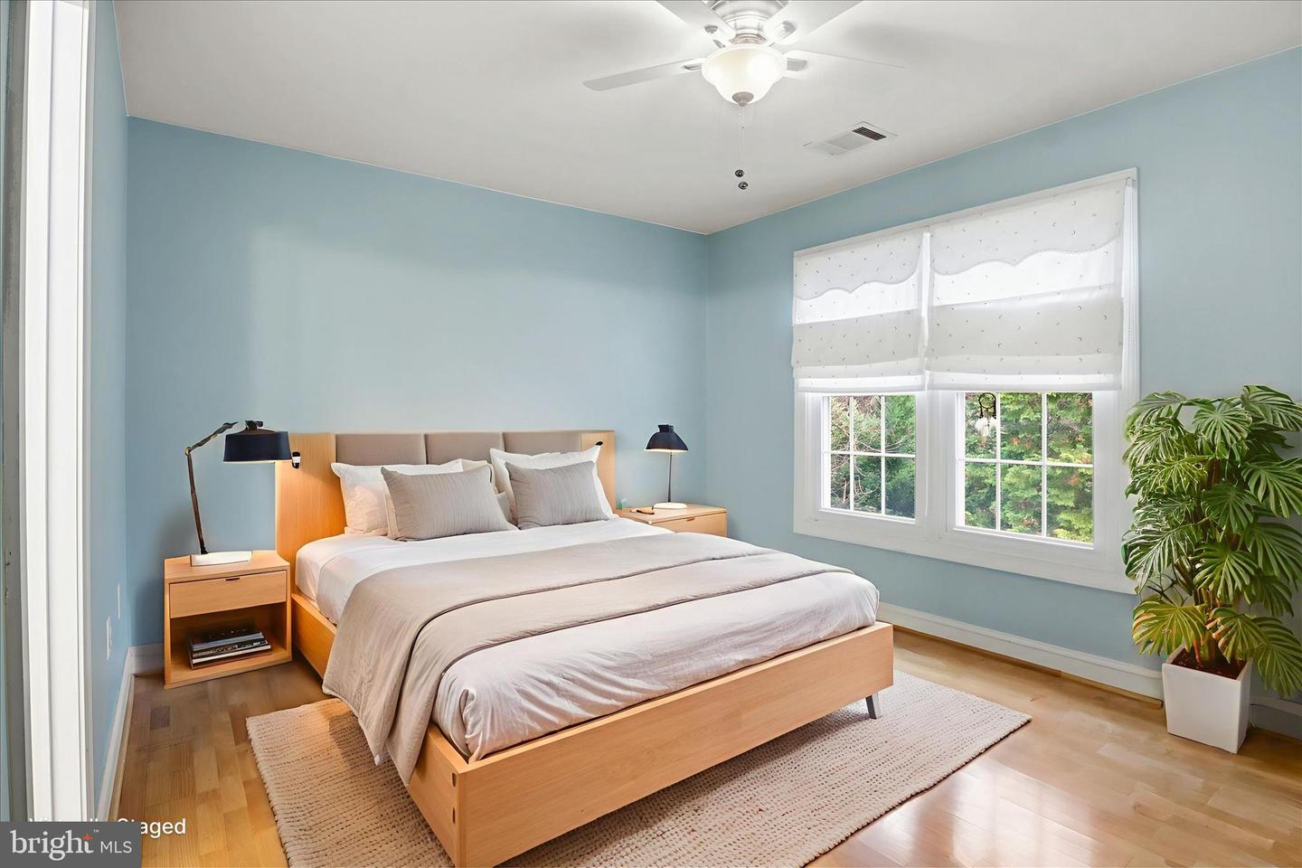 7806 BIRNAM WOOD DR, MCLEAN, Virginia 22102, 5 Bedrooms Bedrooms, ,4 BathroomsBathrooms,Residential,For sale,7806 BIRNAM WOOD DR,VAFX2280358 MLS # VAFX2280358