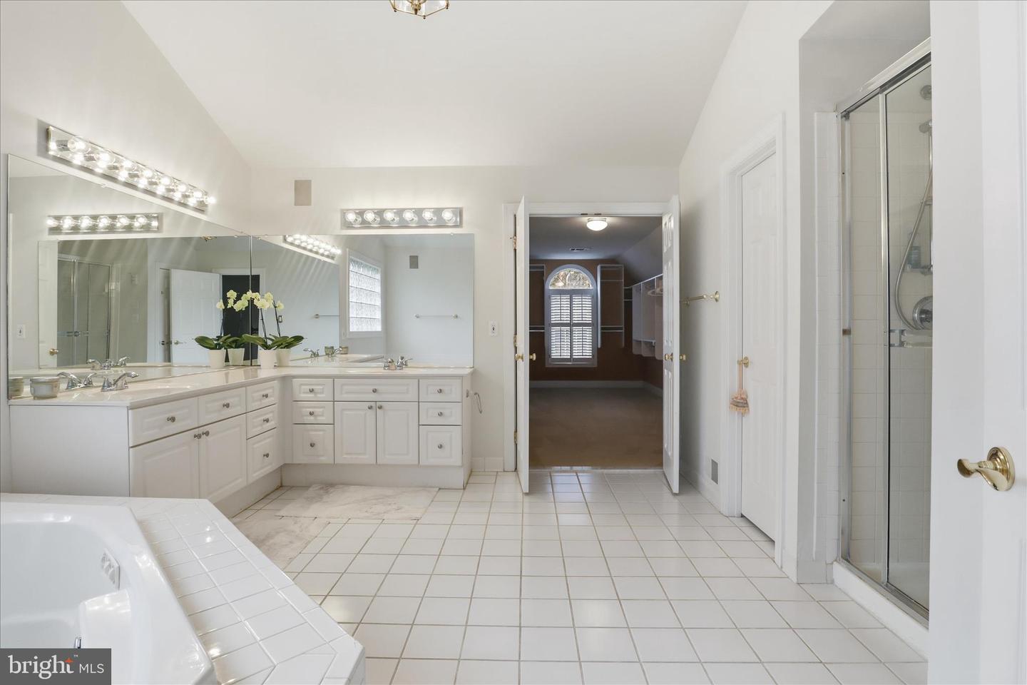 7806 BIRNAM WOOD DR, MCLEAN, Virginia 22102, 5 Bedrooms Bedrooms, ,4 BathroomsBathrooms,Residential,For sale,7806 BIRNAM WOOD DR,VAFX2280358 MLS # VAFX2280358