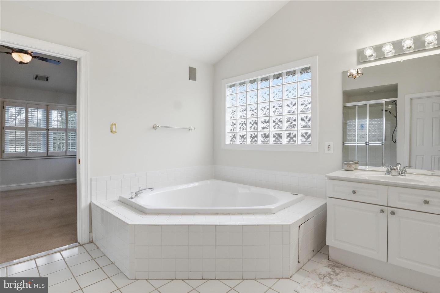 7806 BIRNAM WOOD DR, MCLEAN, Virginia 22102, 5 Bedrooms Bedrooms, ,4 BathroomsBathrooms,Residential,For sale,7806 BIRNAM WOOD DR,VAFX2280358 MLS # VAFX2280358