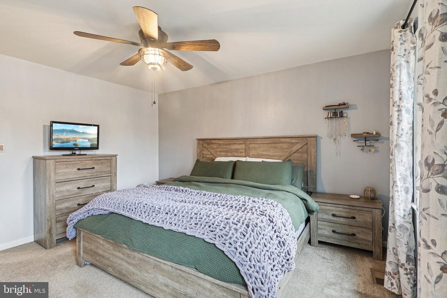 4068-H CHAMPIONSHIP DR, ANNANDALE, Virginia 22003, 3 Bedrooms Bedrooms, ,3 BathroomsBathrooms,Residential,For sale,4068-H CHAMPIONSHIP DR,VAFX2280404 MLS # VAFX2280404