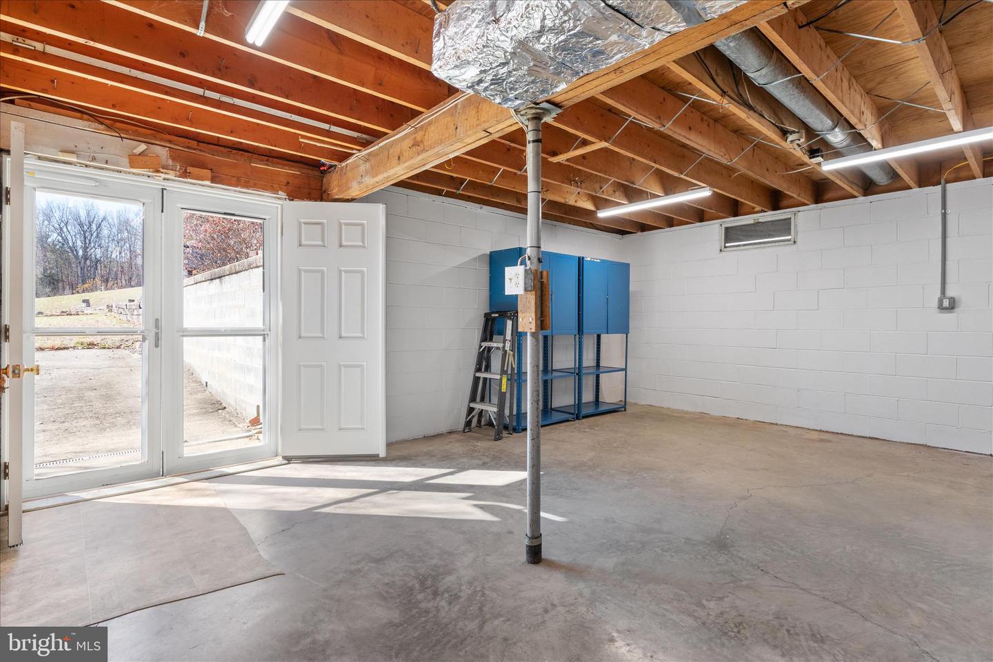 5691 ALUM SPRINGS RD, EDINBURG, Virginia 22824, 3 Bedrooms Bedrooms, ,2 BathroomsBathrooms,Residential,For sale,5691 ALUM SPRINGS RD,VASH2013110 MLS # VASH2013110