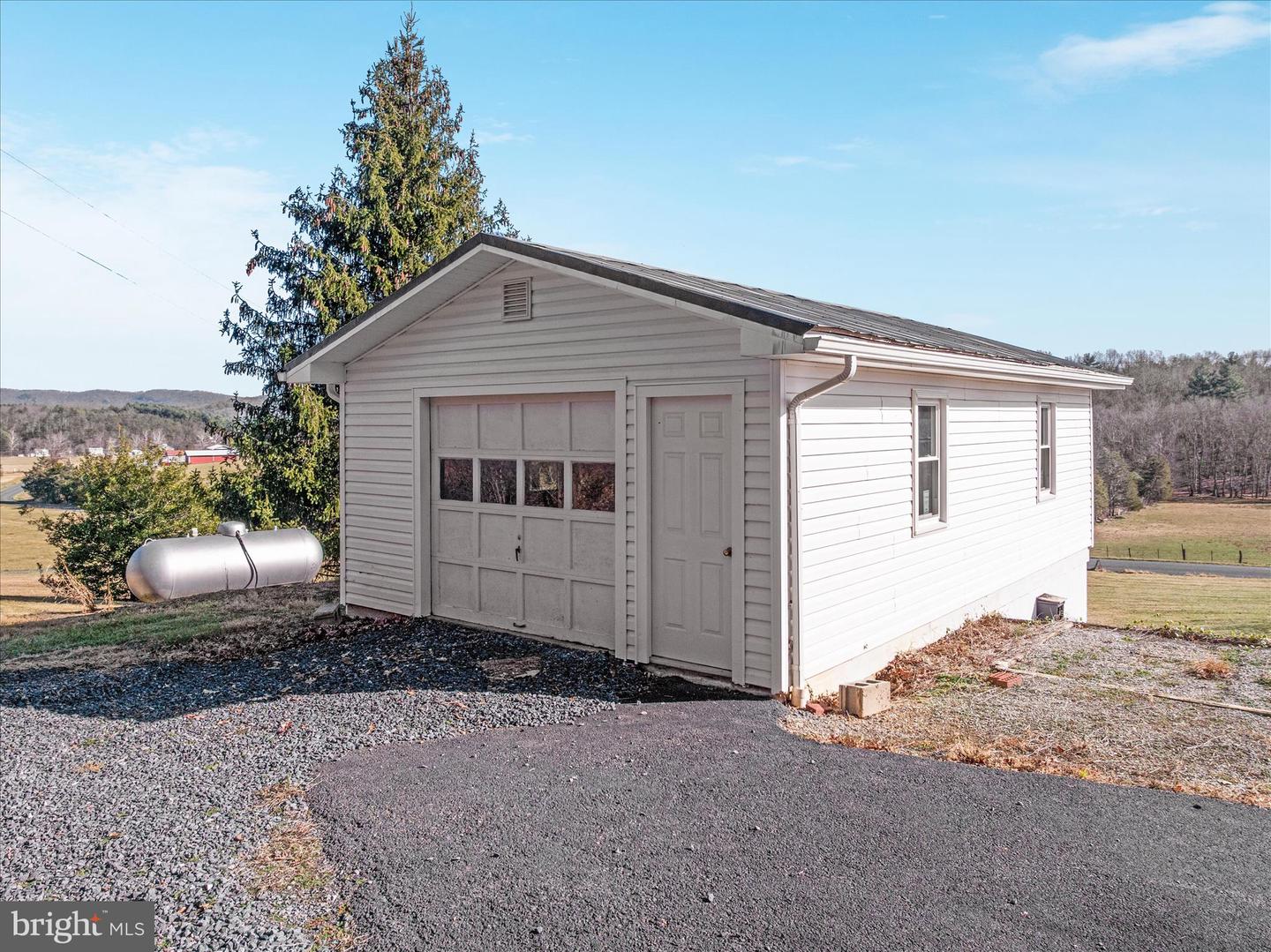 5691 ALUM SPRINGS RD, EDINBURG, Virginia 22824, 3 Bedrooms Bedrooms, ,2 BathroomsBathrooms,Residential,For sale,5691 ALUM SPRINGS RD,VASH2013110 MLS # VASH2013110