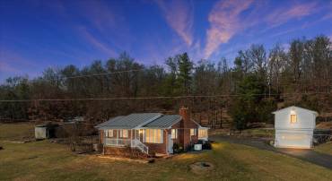 5691 ALUM SPRINGS RD, EDINBURG, Virginia 22824, 3 Bedrooms Bedrooms, ,2 BathroomsBathrooms,Residential,For sale,5691 ALUM SPRINGS RD,VASH2013110 MLS # VASH2013110