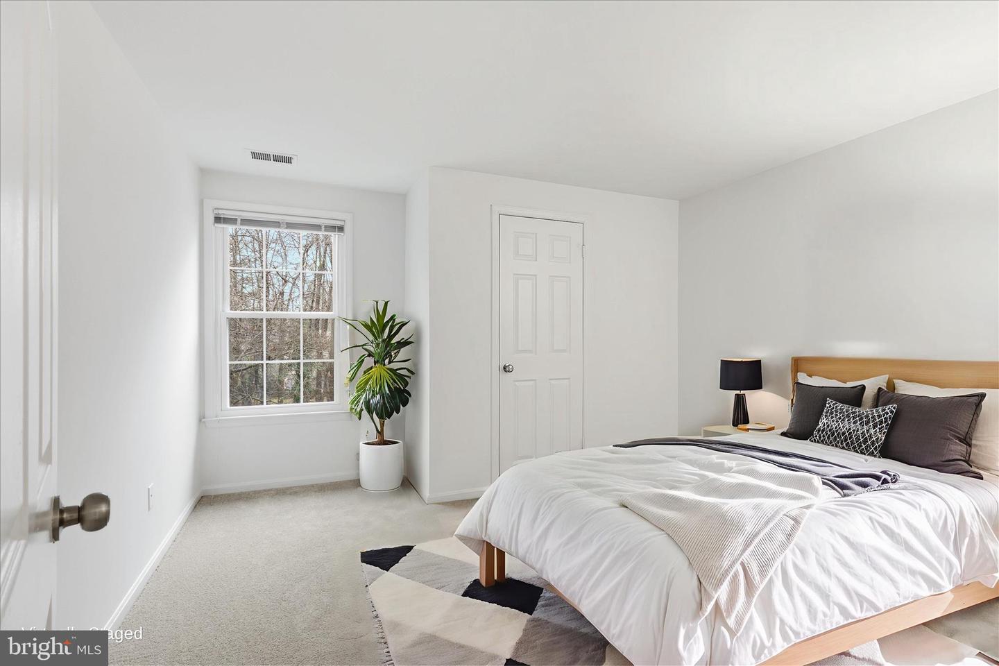 11725 ARBOR GLEN WAY, RESTON, Virginia 20194, 4 Bedrooms Bedrooms, 8 Rooms Rooms,3 BathroomsBathrooms,Residential,For sale,11725 ARBOR GLEN WAY,VAFX2280462 MLS # VAFX2280462