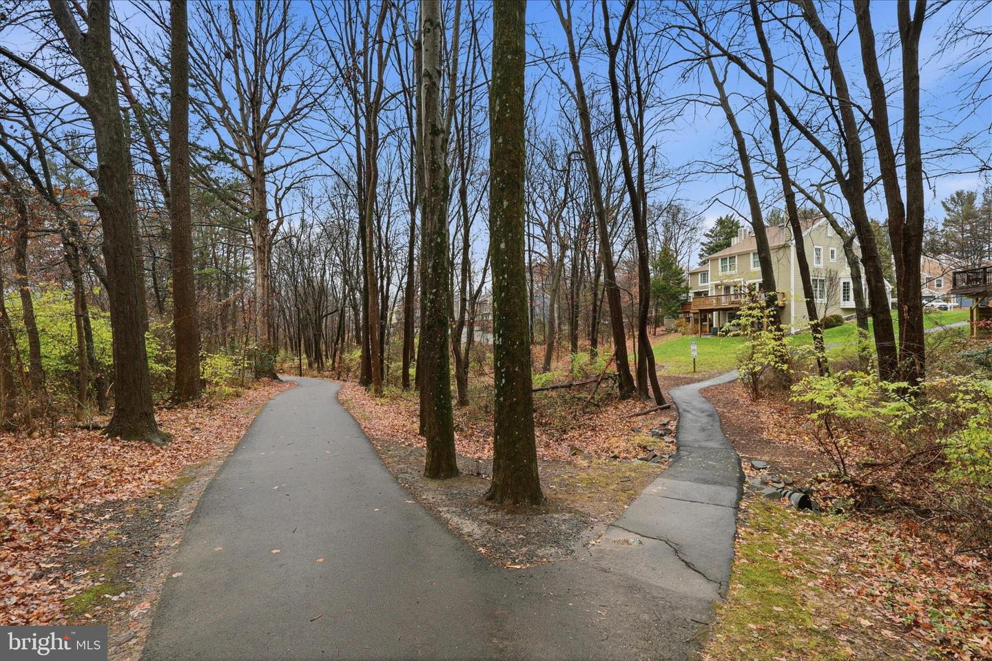 11725 ARBOR GLEN WAY, RESTON, Virginia 20194, 4 Bedrooms Bedrooms, 8 Rooms Rooms,3 BathroomsBathrooms,Residential,For sale,11725 ARBOR GLEN WAY,VAFX2280462 MLS # VAFX2280462