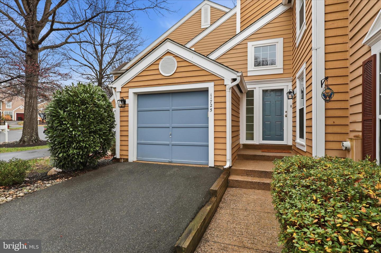 11725 ARBOR GLEN WAY, RESTON, Virginia 20194, 4 Bedrooms Bedrooms, 8 Rooms Rooms,3 BathroomsBathrooms,Residential,For sale,11725 ARBOR GLEN WAY,VAFX2280462 MLS # VAFX2280462