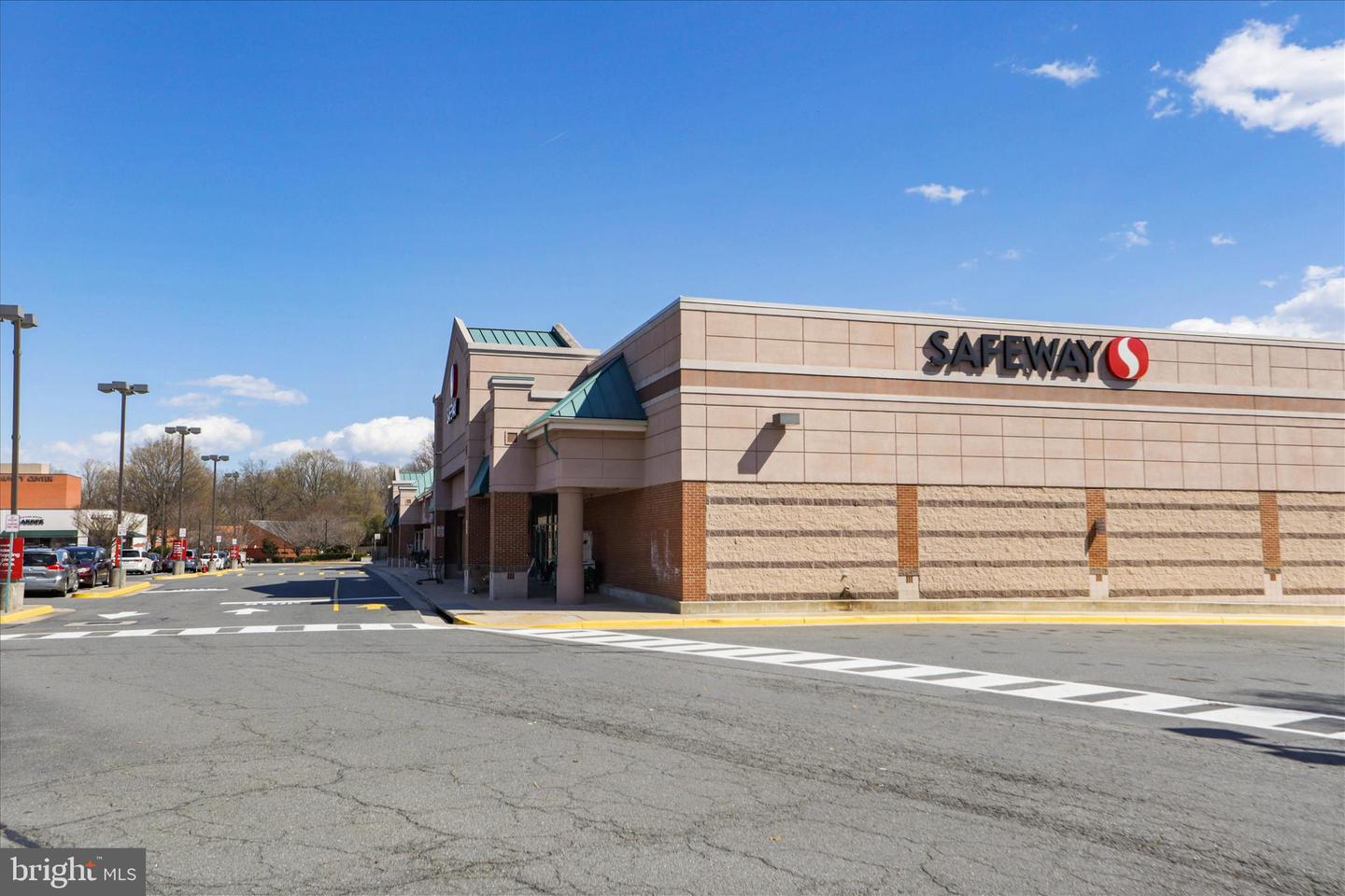 11725 ARBOR GLEN WAY, RESTON, Virginia 20194, 4 Bedrooms Bedrooms, 8 Rooms Rooms,3 BathroomsBathrooms,Residential,For sale,11725 ARBOR GLEN WAY,VAFX2280462 MLS # VAFX2280462