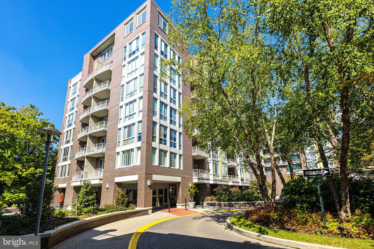 513 W BROAD ST #510, FALLS CHURCH, Virginia 22046, 2 Bedrooms Bedrooms, ,2 BathroomsBathrooms,Residential,For sale,513 W BROAD ST #510,VAFA2003472 MLS # VAFA2003472