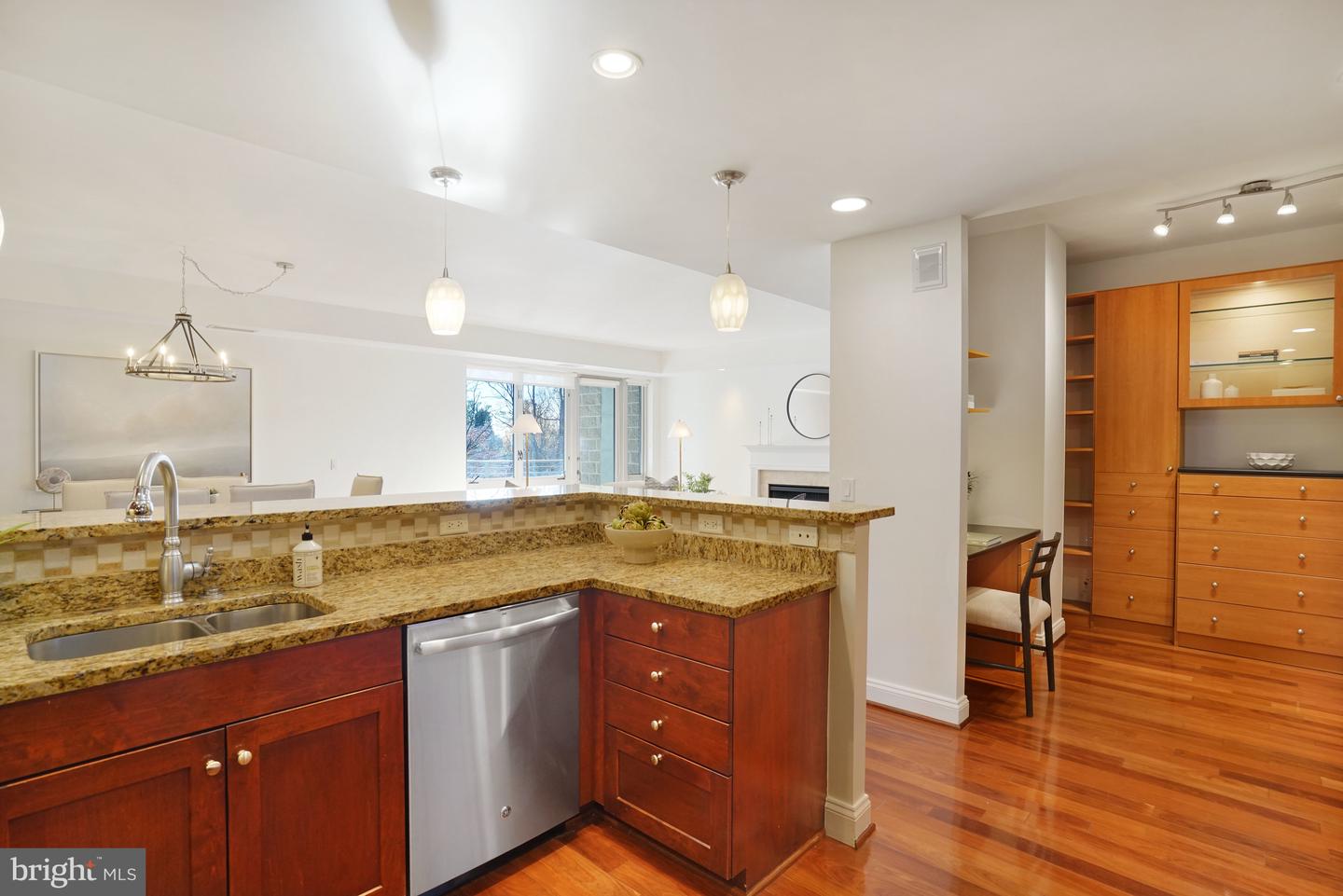 513 W BROAD ST #510, FALLS CHURCH, Virginia 22046, 2 Bedrooms Bedrooms, ,2 BathroomsBathrooms,Residential,For sale,513 W BROAD ST #510,VAFA2003472 MLS # VAFA2003472