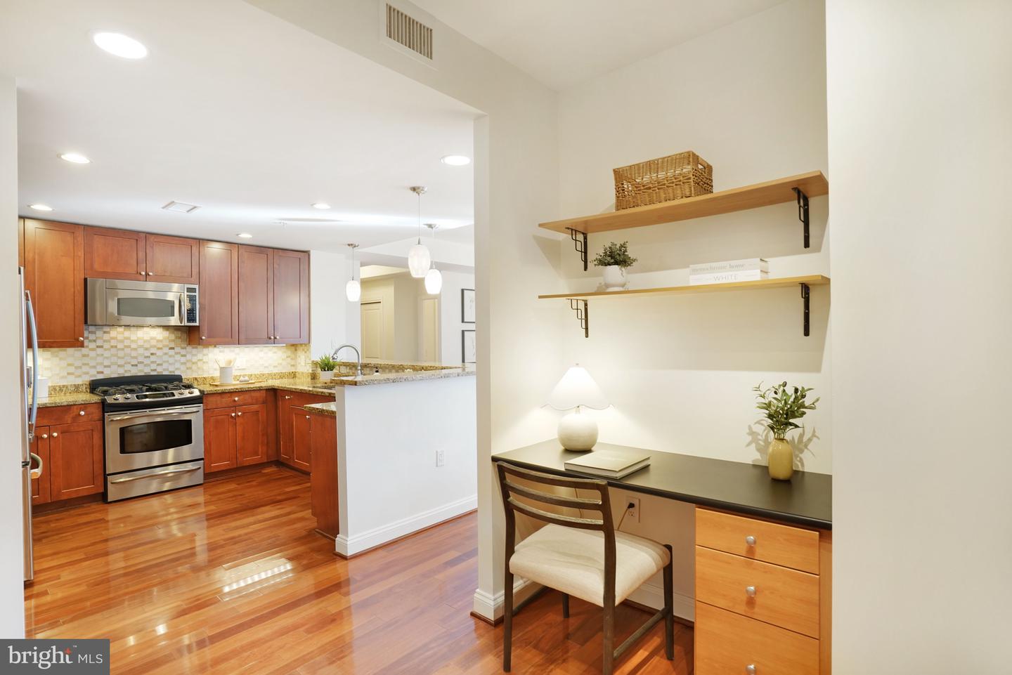 513 W BROAD ST #510, FALLS CHURCH, Virginia 22046, 2 Bedrooms Bedrooms, ,2 BathroomsBathrooms,Residential,For sale,513 W BROAD ST #510,VAFA2003472 MLS # VAFA2003472