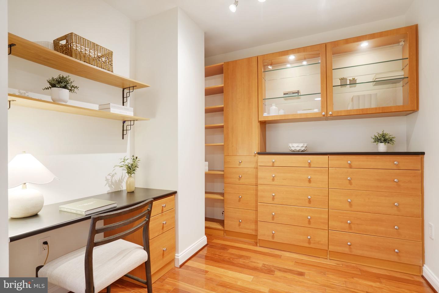 513 W BROAD ST #510, FALLS CHURCH, Virginia 22046, 2 Bedrooms Bedrooms, ,2 BathroomsBathrooms,Residential,For sale,513 W BROAD ST #510,VAFA2003472 MLS # VAFA2003472