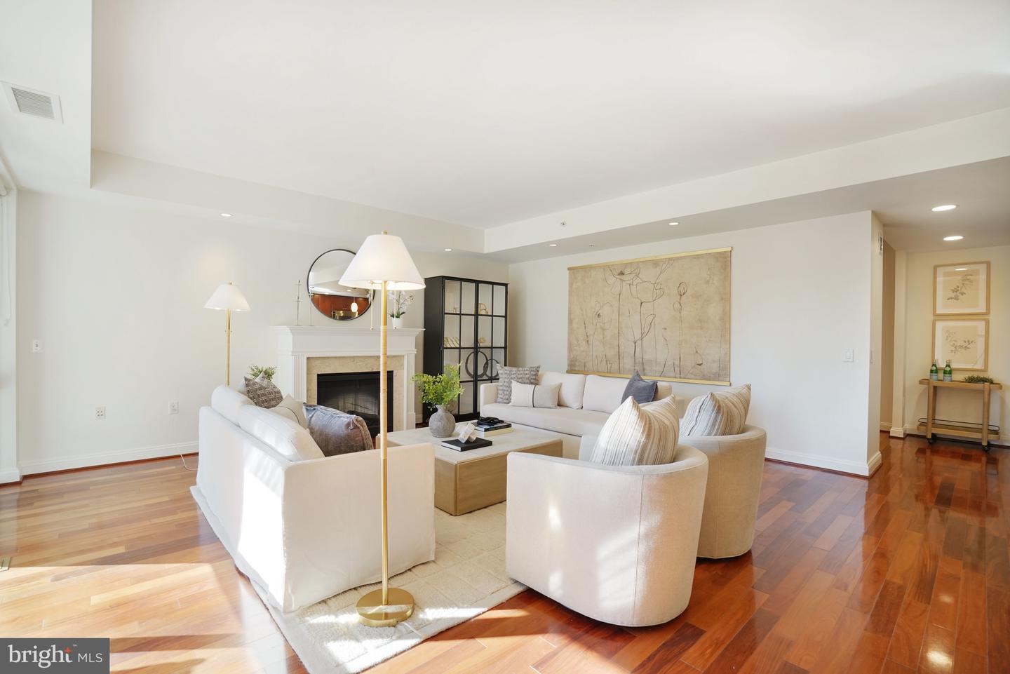 513 W BROAD ST #510, FALLS CHURCH, Virginia 22046, 2 Bedrooms Bedrooms, ,2 BathroomsBathrooms,Residential,For sale,513 W BROAD ST #510,VAFA2003472 MLS # VAFA2003472