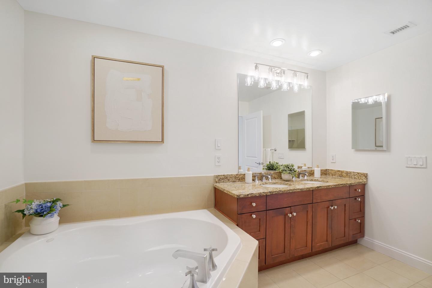 513 W BROAD ST #510, FALLS CHURCH, Virginia 22046, 2 Bedrooms Bedrooms, ,2 BathroomsBathrooms,Residential,For sale,513 W BROAD ST #510,VAFA2003472 MLS # VAFA2003472