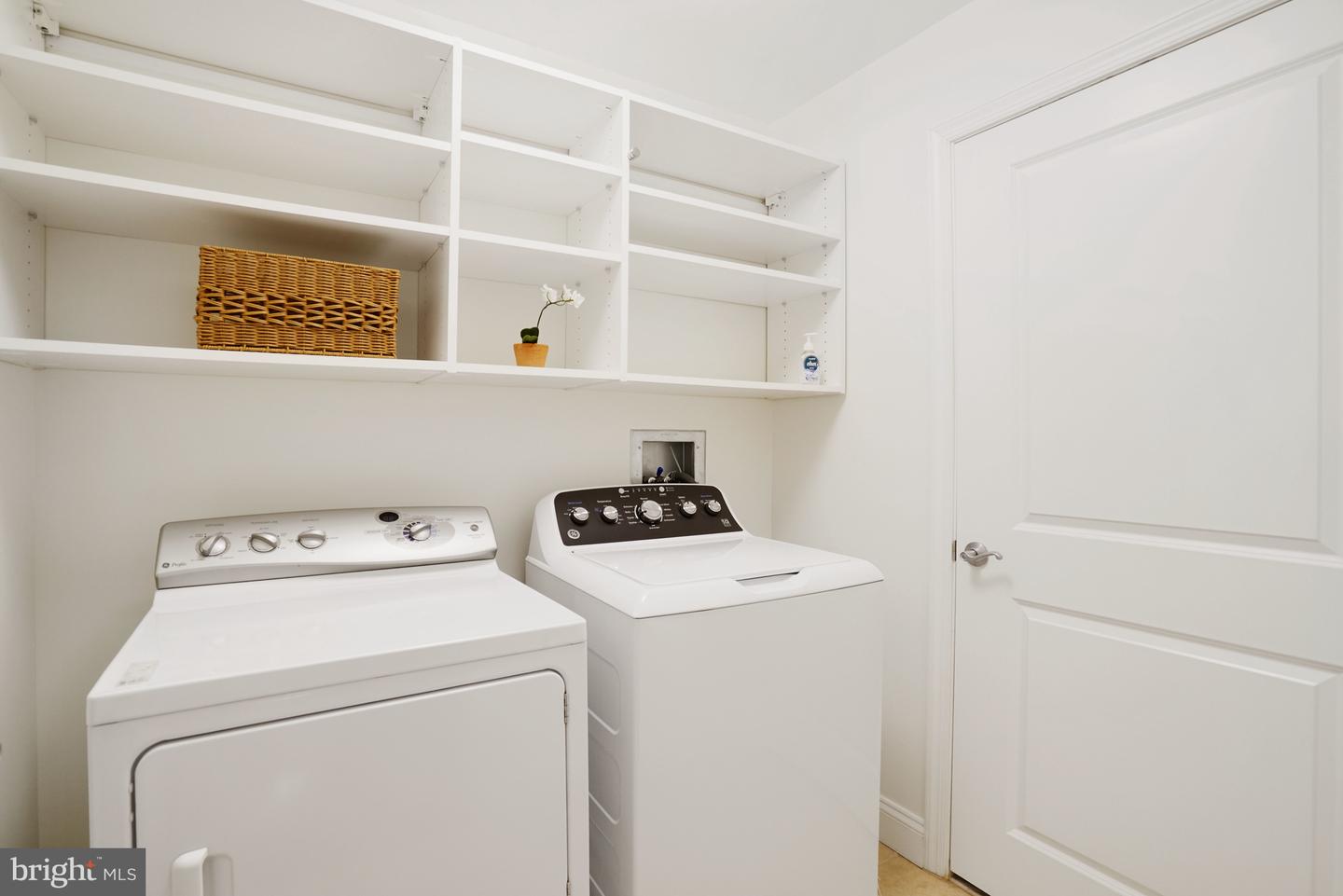 513 W BROAD ST #510, FALLS CHURCH, Virginia 22046, 2 Bedrooms Bedrooms, ,2 BathroomsBathrooms,Residential,For sale,513 W BROAD ST #510,VAFA2003472 MLS # VAFA2003472