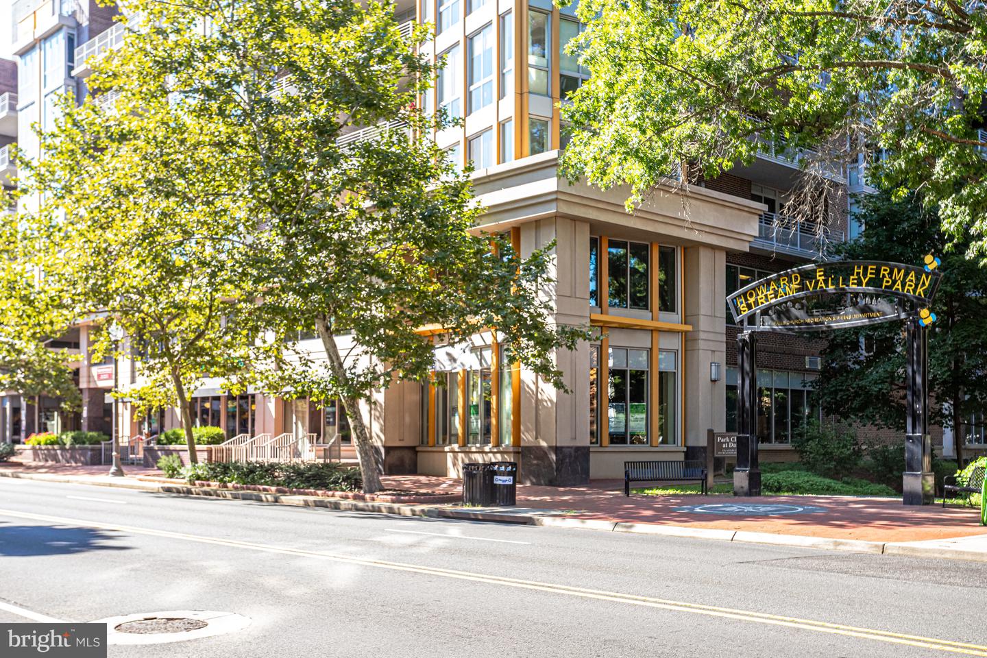 513 W BROAD ST #510, FALLS CHURCH, Virginia 22046, 2 Bedrooms Bedrooms, ,2 BathroomsBathrooms,Residential,For sale,513 W BROAD ST #510,VAFA2003472 MLS # VAFA2003472