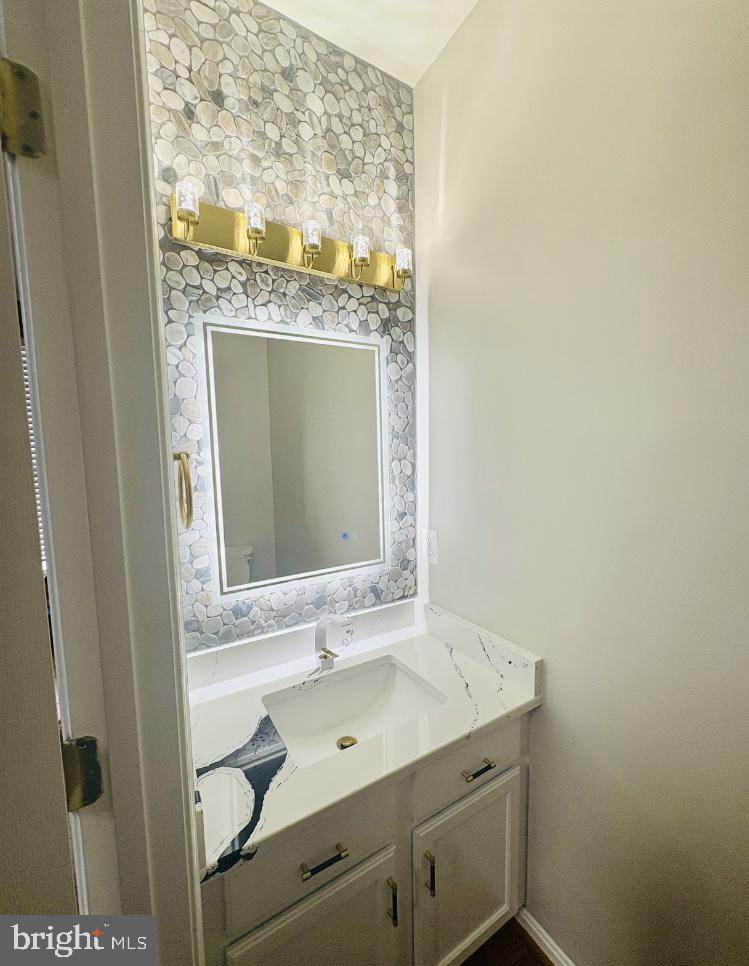 11200 HOLLINS CT, FREDERICKSBURG, Virginia 22407, 4 Bedrooms Bedrooms, ,3 BathroomsBathrooms,Residential,For sale,11200 HOLLINS CT,VASP2037828 MLS # VASP2037828