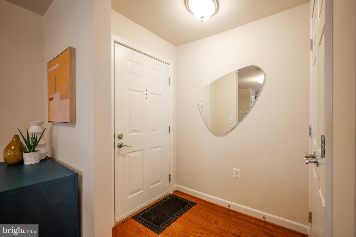 4113 S FOUR MILE RUN DR #404, ARLINGTON, Virginia 22204, 2 Bedrooms Bedrooms, ,2 BathroomsBathrooms,Residential,For sale,4113 S FOUR MILE RUN DR #404,VAAR2066458 MLS # VAAR2066458