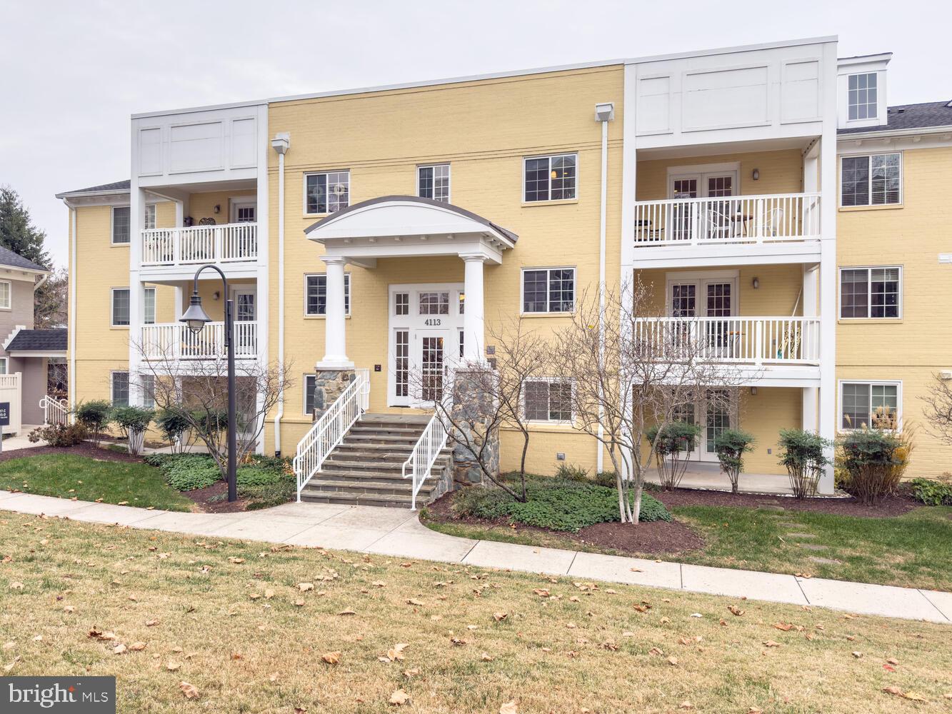 4113 S FOUR MILE RUN DR #404, ARLINGTON, Virginia 22204, 2 Bedrooms Bedrooms, ,2 BathroomsBathrooms,Residential,For sale,4113 S FOUR MILE RUN DR #404,VAAR2066458 MLS # VAAR2066458