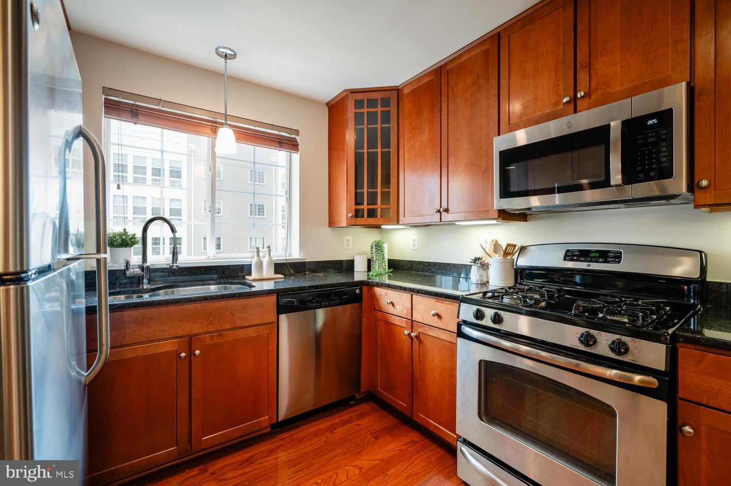 4113 S FOUR MILE RUN DR #404, ARLINGTON, Virginia 22204, 2 Bedrooms Bedrooms, ,2 BathroomsBathrooms,Residential,For sale,4113 S FOUR MILE RUN DR #404,VAAR2066458 MLS # VAAR2066458