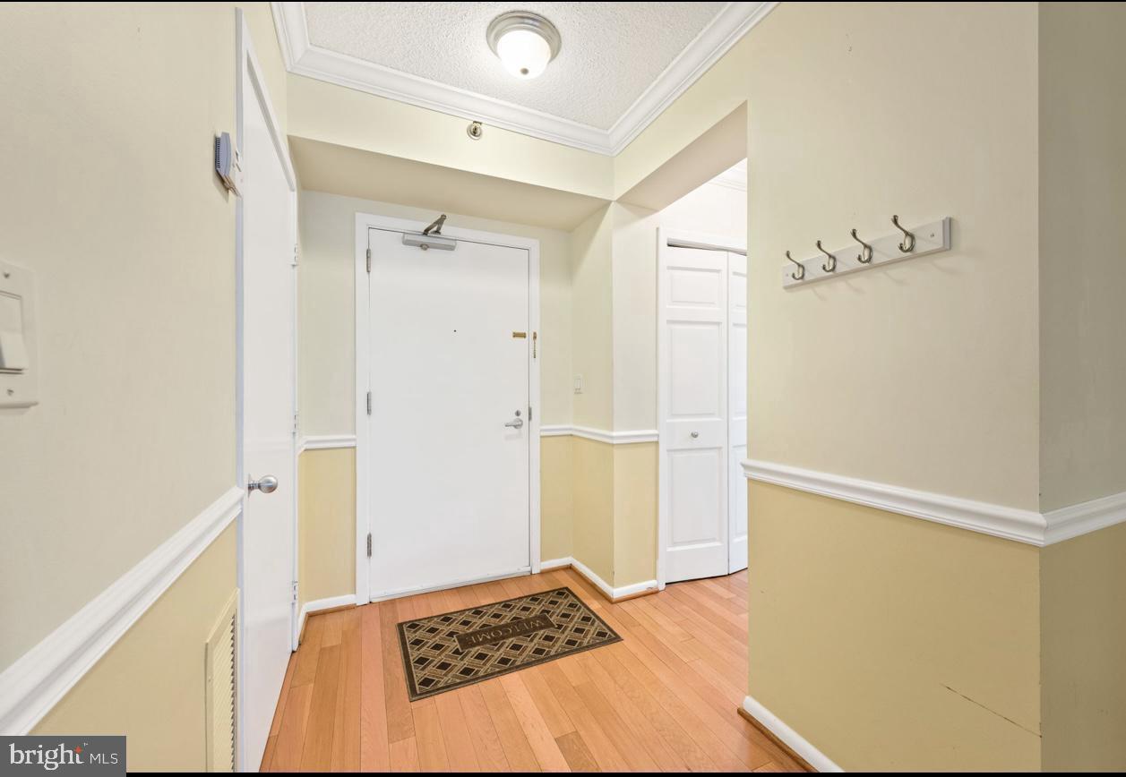 5501 SEMINARY RD #801S, FALLS CHURCH, Virginia 22041, 1 Bedroom Bedrooms, ,1 BathroomBathrooms,Residential,For sale,5501 SEMINARY RD #801S,VAFX2280658 MLS # VAFX2280658 5501 SEMINARY RD #801S, FALLS CHURCH, Virginia 22041, 1 Bedroom Bedrooms, ,1 BathroomBathrooms,Residential,For sale,5501 SEMINARY RD #801S,VAFX2280658 MLS # VAFX2280658