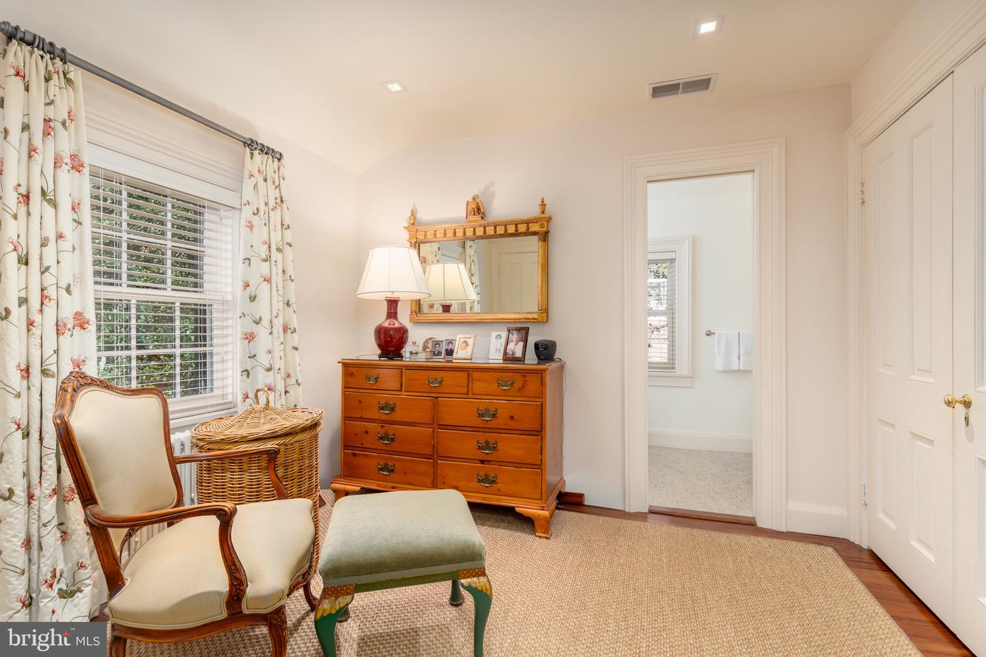 616 FORT WILLIAMS PKWY, ALEXANDRIA, Virginia 22304, 5 Bedrooms Bedrooms, ,3 BathroomsBathrooms,Residential,For sale,616 FORT WILLIAMS PKWY,VAAX2052082 MLS # VAAX2052082